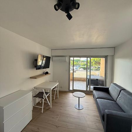 Apartamento Super studio sur le port de Hyères Exterior foto